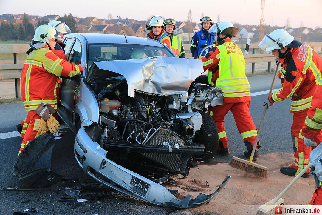 Autos kollidieren auf A73 bei Breitengüßbach