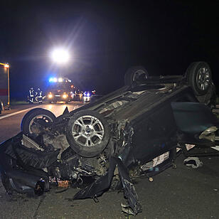 A73 bei Bamberg: Auto überschlägt sich
