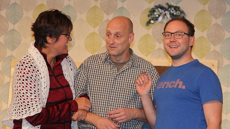 Noch eine Probenszene mit (von links) Martha Strecker (Silke Feyler), Anton Maier (Harald Winkler-Braasch) und Markus Maier (Carsten Sch&auml;fer)Alexandra Kemnitzer