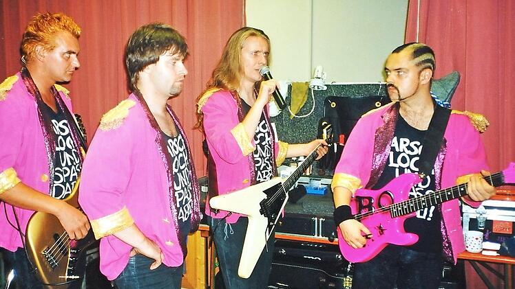 Schmitti, Holmer, Vito C. und Hannes (v. l.) alias J.B.O. rockten Weingarts schon vor 20 Jahren. Repro: Leo Hühnlein