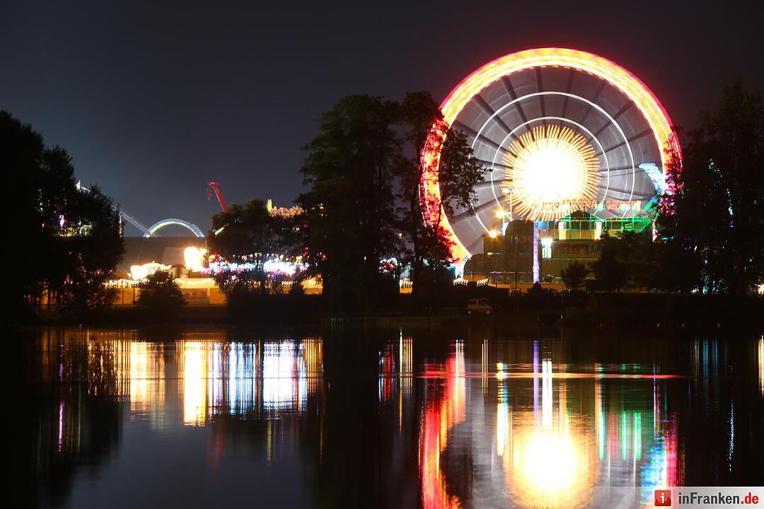 Abschlussfeuerwerk am Volksfest in Nürnberg