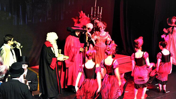 Beim Opernball Foto: Werner Vogel