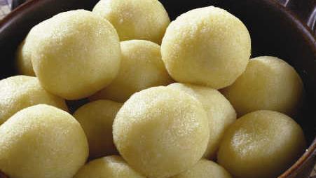 In Klöß' gehören Bröckerla.