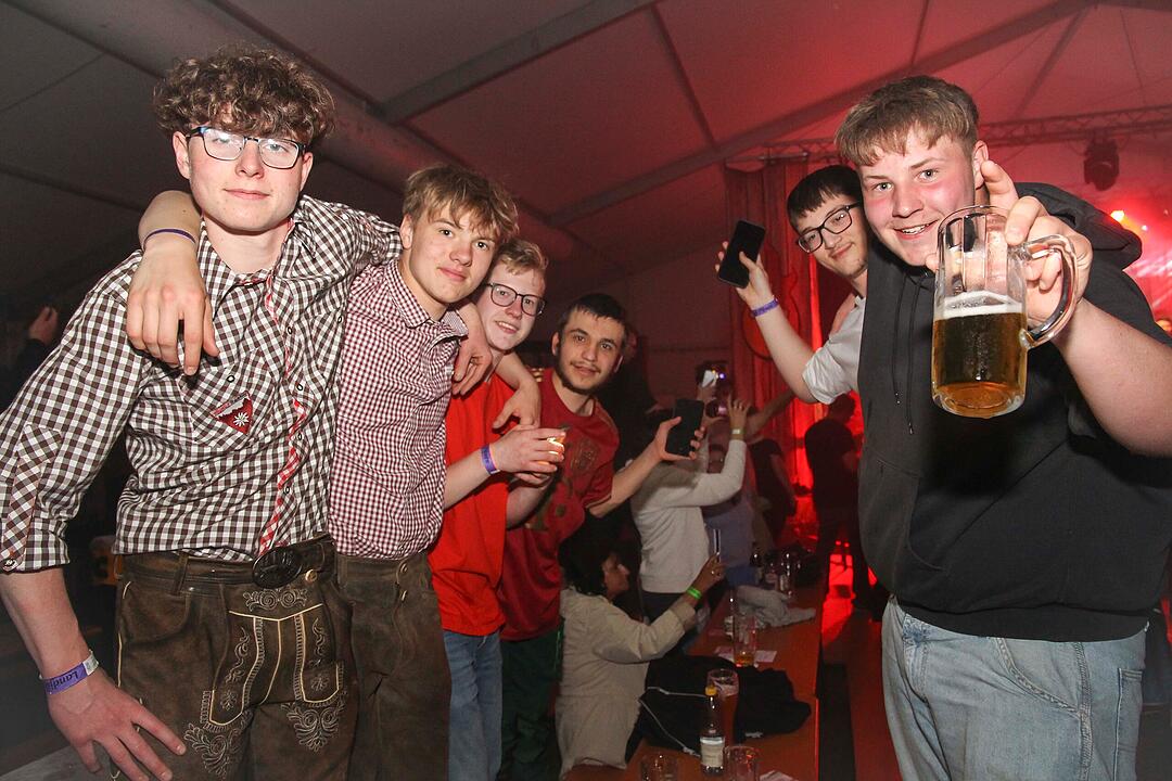 Party mit den DORFROCKERN Party mit den DORFROCKERN