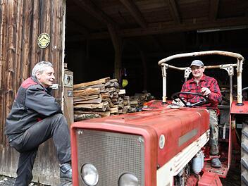 Frühling im Anmarsch in Zedersitz: Dieter Barthmann und Peter Bötsch sind bereit.Barbara Herbst