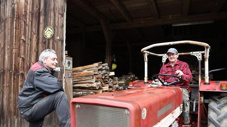 Frühling im Anmarsch in Zedersitz: Dieter Barthmann und Peter Bötsch sind bereit.Barbara Herbst