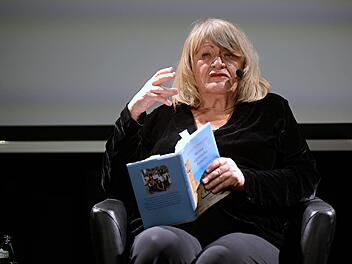 Alice Schwarzer am Donnerstagabend in Hallstadt Fotos: Helmut Ölschlegel