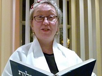 Rabbinerin Antje Yael Deusel lädt in die Betergemeinschaft "Mischkan Ha-Tfila" ein. Foto: Marion Krüger-Hundrup
