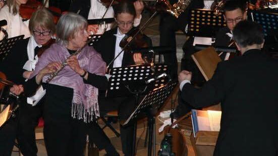 Der St.-Johannes-Chor Trebgast und das erweiterte Kulmbacher Kammerorchester am Samstag beim Psalmenkonzert in der Basilika Marienweiher. Foto: Klaus Klaschka