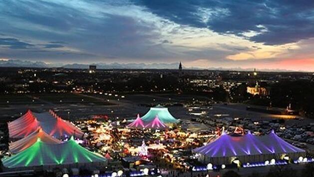 Das Wintertollwood in M&uuml;nchen. Foto: Bernd Wackerbauer/Tollwood