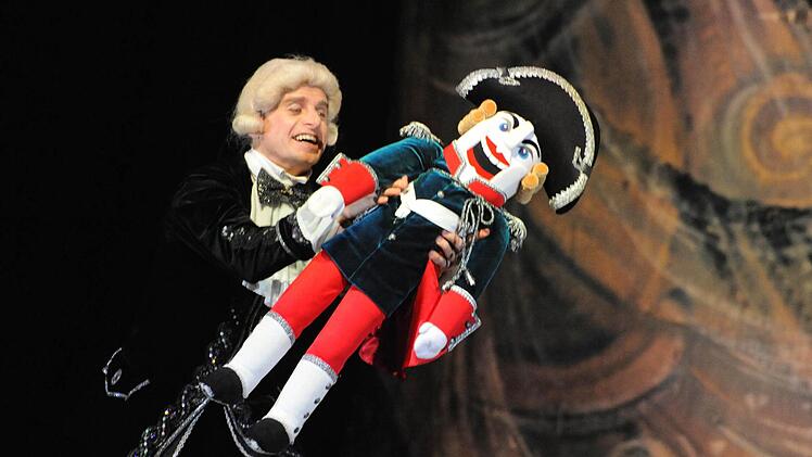 Ein visueller, künstlerischer und sportlicher Genuss: die Nussknacker-Aufführung des St. Petersburger Staatsballetts on Ice.