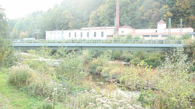 Die alte Bahnbrücke  Foto: Friedwald Schedel