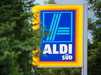 Der Vorfall ereignete sich am Sonntag (19. Mai 2019) auf dem Aldi-Parkplatz in der Wilhelm-Dichmann-Stra&szlig;e. Symbolbild: Matthias Balk/dpa