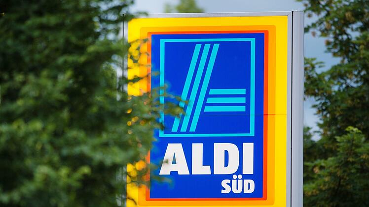 Der Vorfall ereignete sich am Sonntag (19. Mai 2019) auf dem Aldi-Parkplatz in der Wilhelm-Dichmann-Stra&szlig;e. Symbolbild: Matthias Balk/dpa