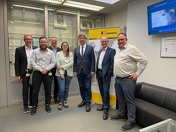 Ebermannstadt: Bei Firma Kennametal zu Besuch - Landrat und Team zeigen sich begeistert Ebermannstadt: Bei Firma Kennametal zu Besuch - Landrat und Team zeigen sich begeistert