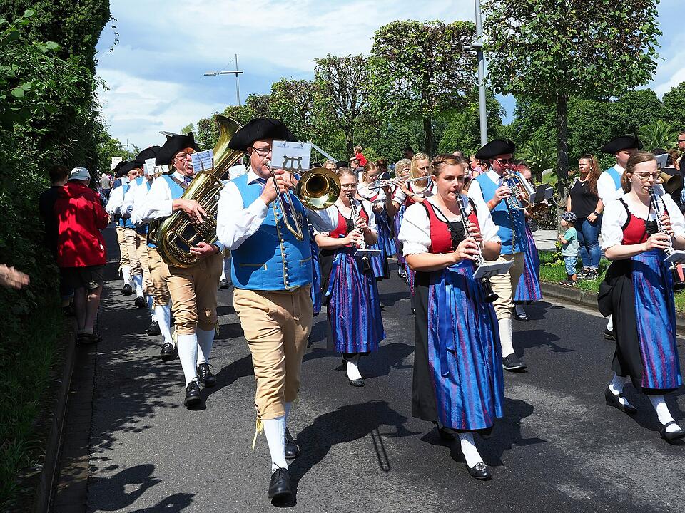 Großer historischer Festzug durch Bad Kissingen!