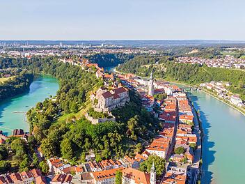 Burghausen: Hier thront die l&auml;ngste Burg der Welt &uuml;ber der Salzach