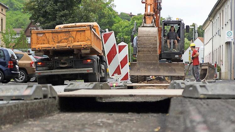 Ein Teil der Saaletalstraße wird aufgegraben. Foto: Arkadius Guzy