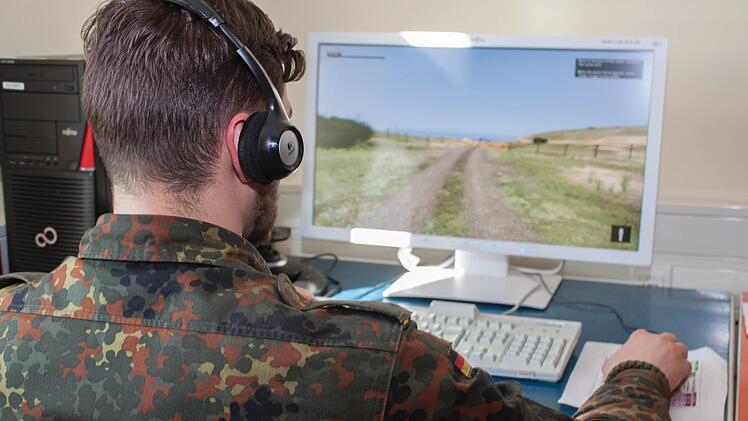 Im Gefechtssimulationszentrum Heer gibt es bereits jede Menge IT-Spezialisten in der Rhönkaserne, ab 2023 wird der Standort zu einem von zwei Knotenpunkten des Bundeswehr-Netzes.  Foto: Archiv/Florian Gensch