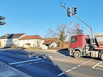 Gefahrenpunkt Fußgängerampel an der B 173: Hier soll die Rotphase für die Fahrzeuge verlängert werden.
