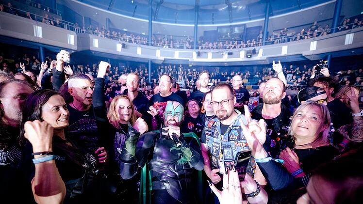 Die Bandmitglieder sch&auml;tzen den engen Kontakt zu den Fans.