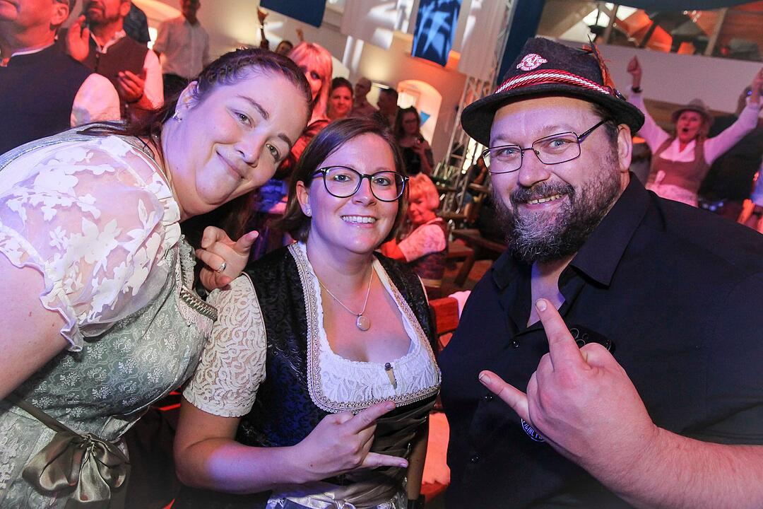 Mit Alexander Herrmann und seinem Team wurde gefeiert.