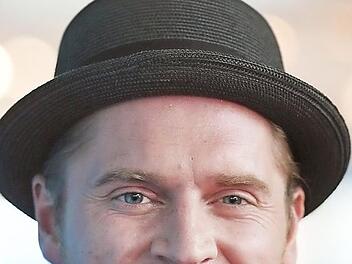 Johannes Oerding vertritt die jungen Songwriter.