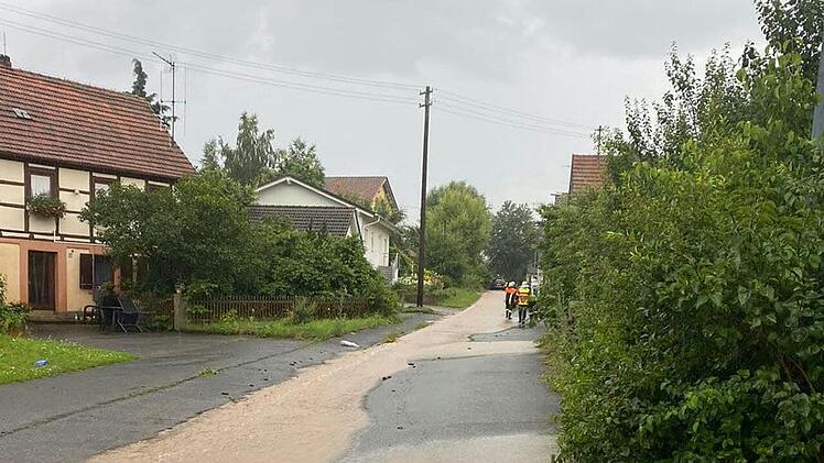 Hochwasser in Altenkunstadt: In einem Teil der Gemeinde liefen am Donnerstag Keller voll.