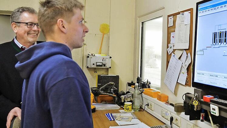 Die Firma Belor bildet Jugendliche unter anderem zu Lagerlogistikern aus. Dabei sind für den Generalbevollmächtigten Walter Stumpf die Noten seiner Bewerber zweitrangig. Die Entscheidung fällt im Vorstellungsgespräch. Foto: Katharina Habersack
