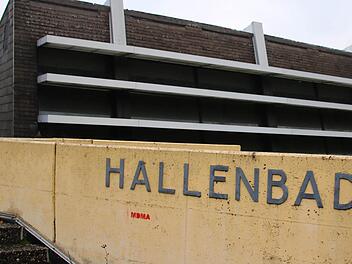 Der Ärger im Stadtrat um das Hallenbad geht in eine Runde.Archiv/Thomas Malz