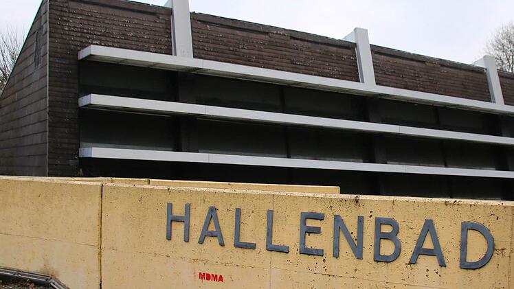 Der Ärger im Stadtrat um das Hallenbad geht in eine Runde.Archiv/Thomas Malz