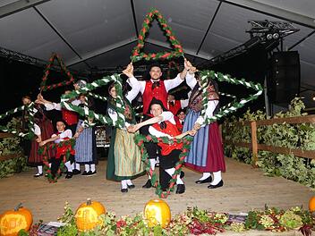 "D' Wiesenttaler" mit dem Sterntanz Foto: Paul Pöhlmann