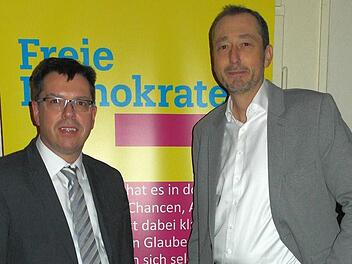 Michael Otte aus Krumme Fohre (rechts) will für die FDP in den Landtag einziehen, der Kulmbacher Stadt- und Kreisrat Thomas Nagel (links) ist der Direktkandidat für den Bezirkstag.Peter Müller