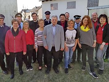 Viele Gratulanten scharten sich um Berthold V&ouml;lk, als dieser seinen 80. Geburtstag feierte. Foto: privat