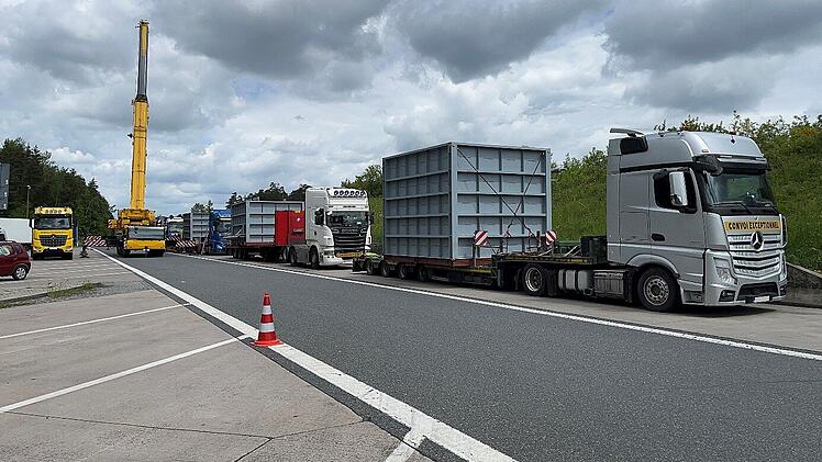 Die Polizei Bayreuth stoppte drei rum&auml;nische Schwertransporte