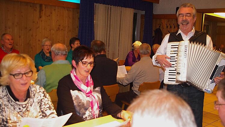 Fröhliche Stimmung herrschte beim Wirtshaus-Singen mit dem "Frankensima".  Foto: Heike Schülein