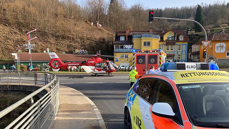 Der Rettungshubschrauber ist angekommen.