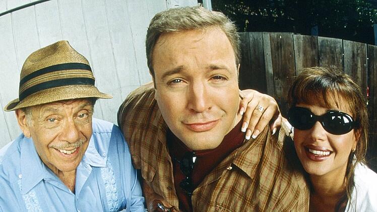 Kevin James (Mitte) galt lange Zeit als einer der gr&ouml;&szlig;ten Comedy-Stars in Hollywood. Wir zeigen, was aus ihm und den anderen "King of Queens"-Stars wurde.