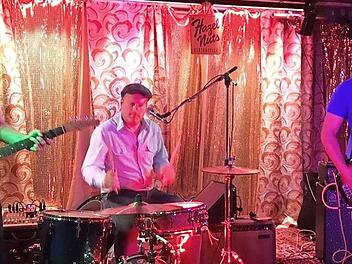 "Se Hazelnuts" spielten in der Sonderbar - eine von insgesamt 16 Bands, die am Samstagabend zu erleben waren. Foto: privat