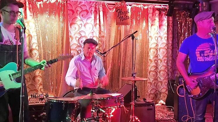 "Se Hazelnuts" spielten in der Sonderbar - eine von insgesamt 16 Bands, die am Samstagabend zu erleben waren. Foto: privat