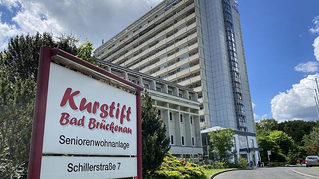 Bei einem Unfall zwischen einem Reisebus und einem Kleinbus bei Laudenbach im Landkreis Miltenberg am Dienstag sind Bewohnerinnen und Bewohner des Kurstifts in Bad Br&uuml;ckenau verletzt worden.