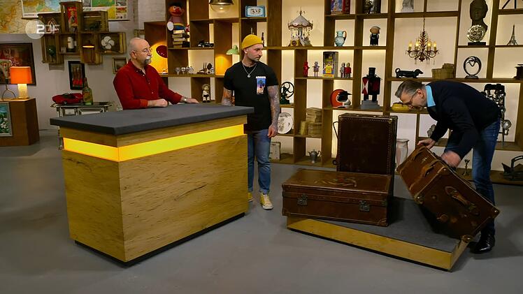 Die drei Reisekoffer aus dem 20. Jahrhundert bewertete Detlev Kümmel mit 800 bis 1.000 Euro.