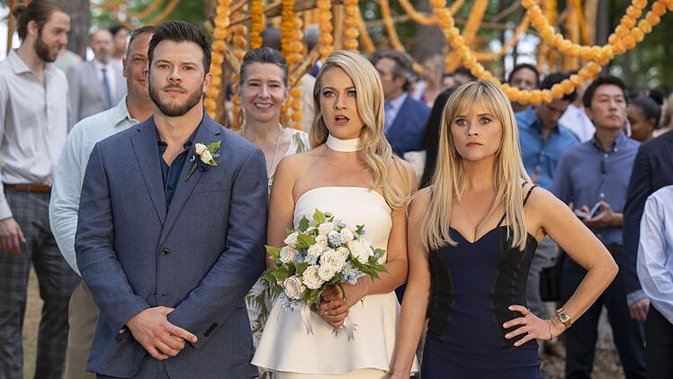 Margot (Reese Witherspoon, rechts) will ihre j&uuml;ngere Schwester Neve (Meredith Hagner, zweite von rechts) unter die Haube bringen. Doch es l&auml;uft so ziemlich alles schief...