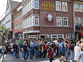 Otto kommt f&uuml;r Autogrammstunde nach Emden