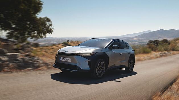 Mit dem neuen Toyota bZ4X beweisen die Japaner, dass E-Mobilit&auml;t erschwinglich sein kann. Der E-SUV kostet ab 189 Euro im Leasing bei 9Drive.