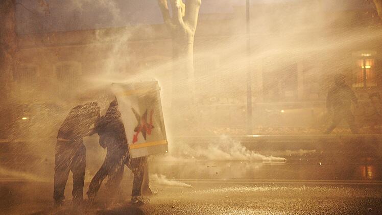 Krawalle wegen R&auml;umung des Turiner Zentrums Askatasuna