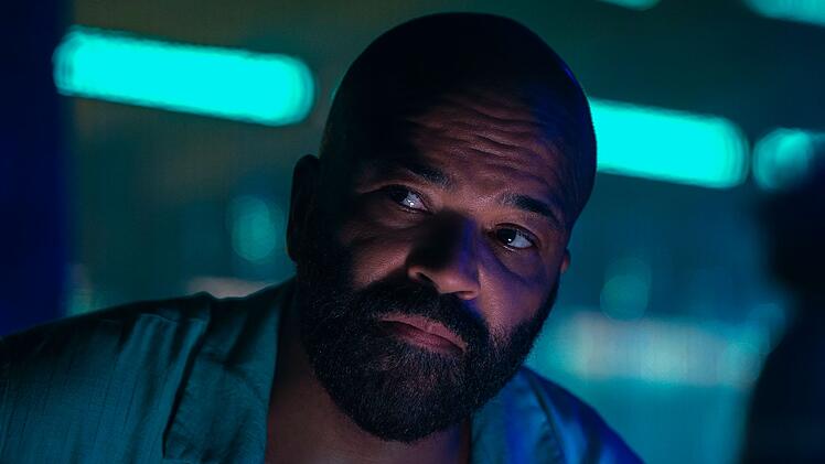 Jeffrey Wright spielt zum dritten Mal den CIA-Agenten Felix Leiter. Auch ihm weist das Drehbuch ein besonderes Schicksal zu.