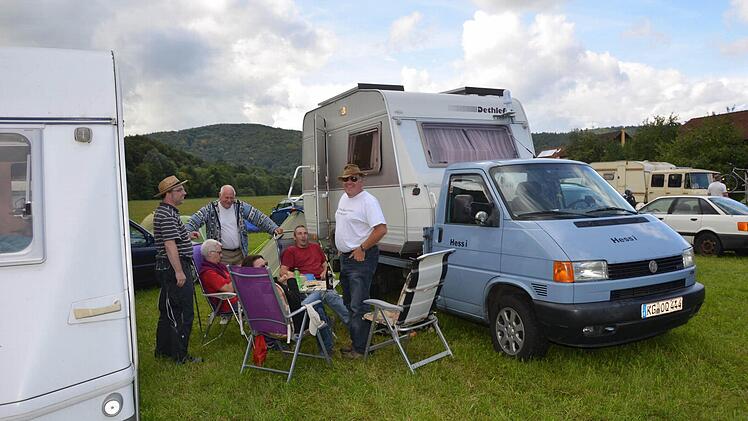 200 Besucher waren in diesem Jahr beim Globetrottertreffen in Nickersfelden. Das heißt, dass rund 70 Fahrzeuge hier zu sehen waren.