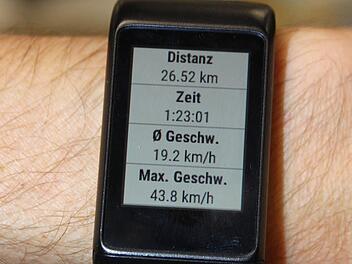 Immer mehr Leute tragen Fitness-Tracker. Foto: Jochen Nützel