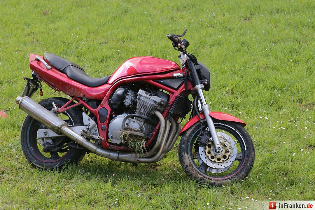 Schwerer Motorradunfall auf B22 bei Steinfeld